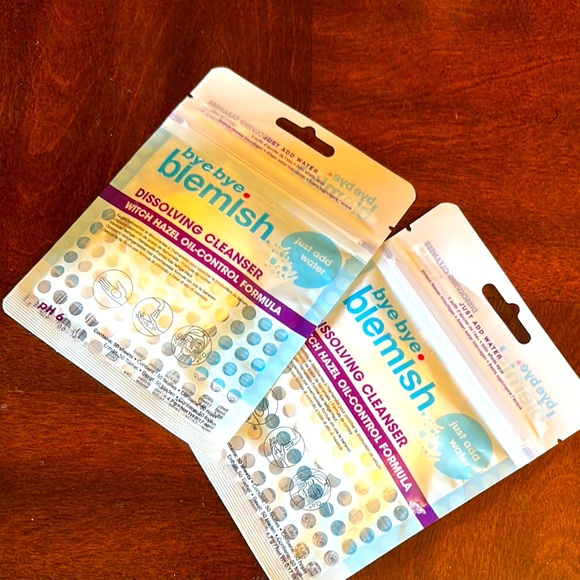 Bye bye blemish | Dissolving Cleanser | Contains 50 Sheets Per Bag | 2 Bags - Picture 1 of 5
